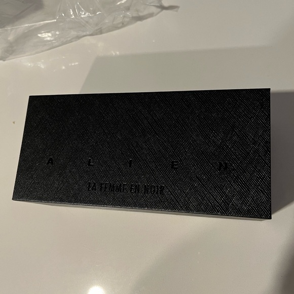 LA FEMME EN NOIR BY MICHELLINE PIT ALIEN XENOMORPH SUNGLASSES NWT - Picture 6 of 9